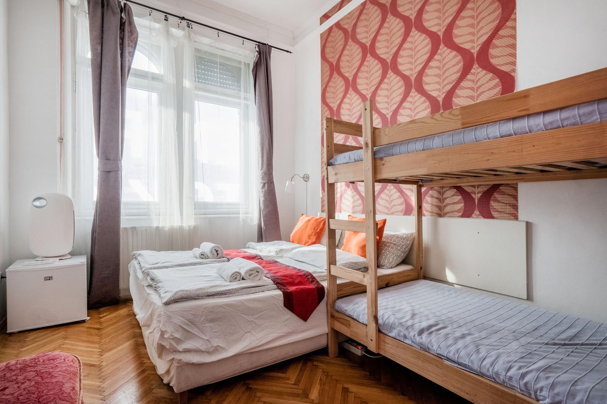 Europa Centerpoint Guesthouse Budapest Exterior foto