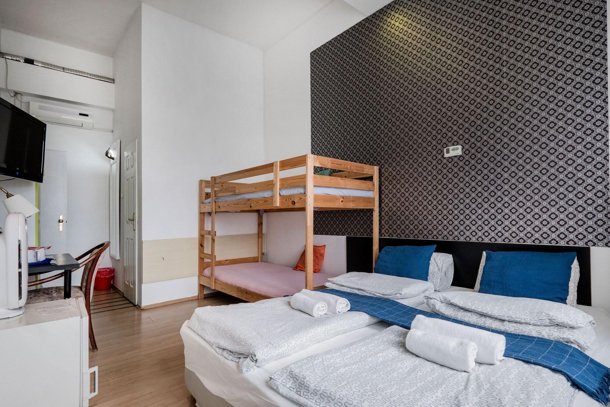 Europa Centerpoint Guesthouse Budapest Exterior foto
