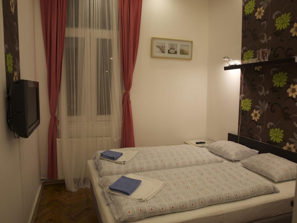 Europa Centerpoint Guesthouse Budapest Exterior foto