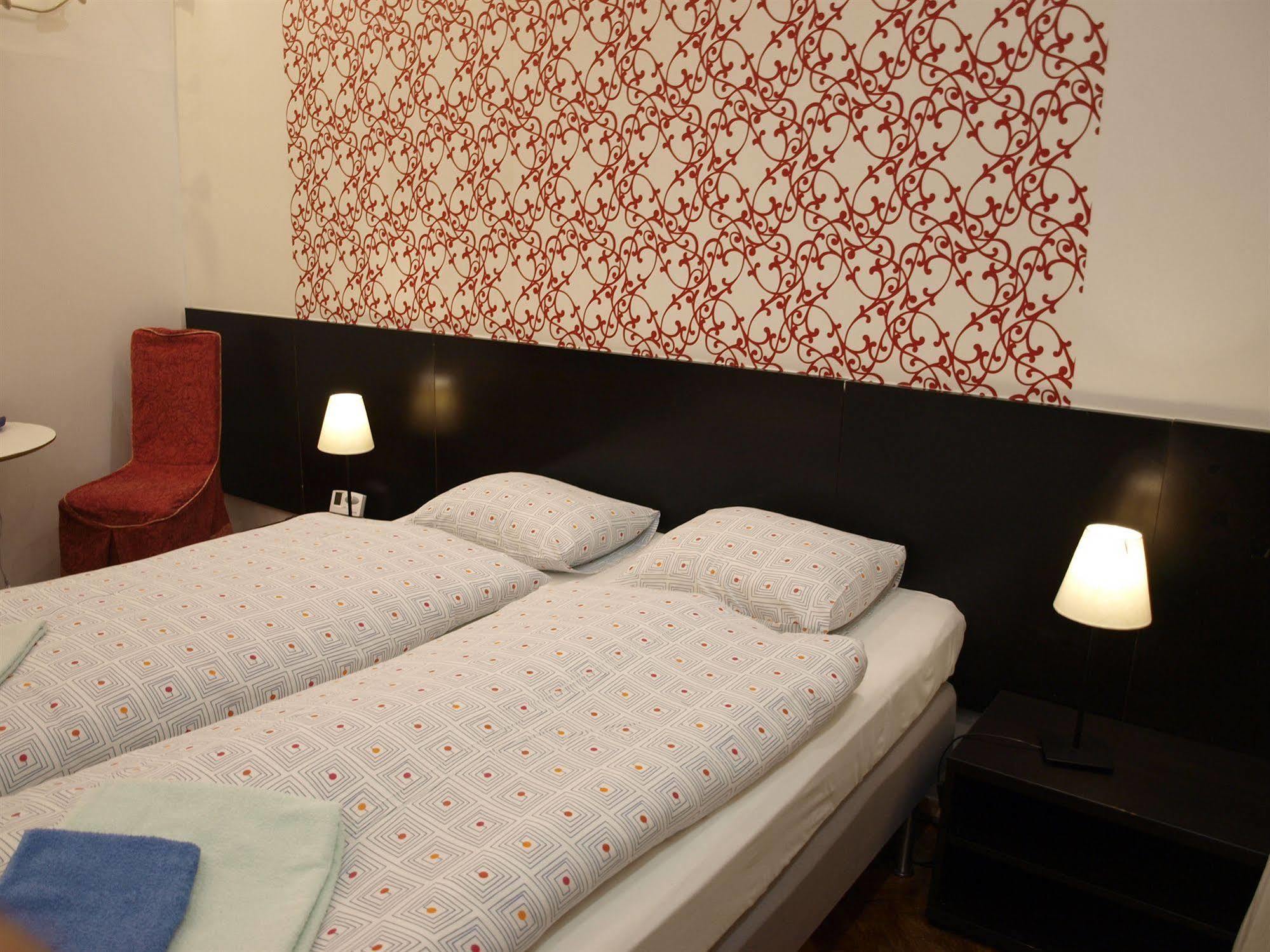 Europa Centerpoint Guesthouse Budapest Exterior foto