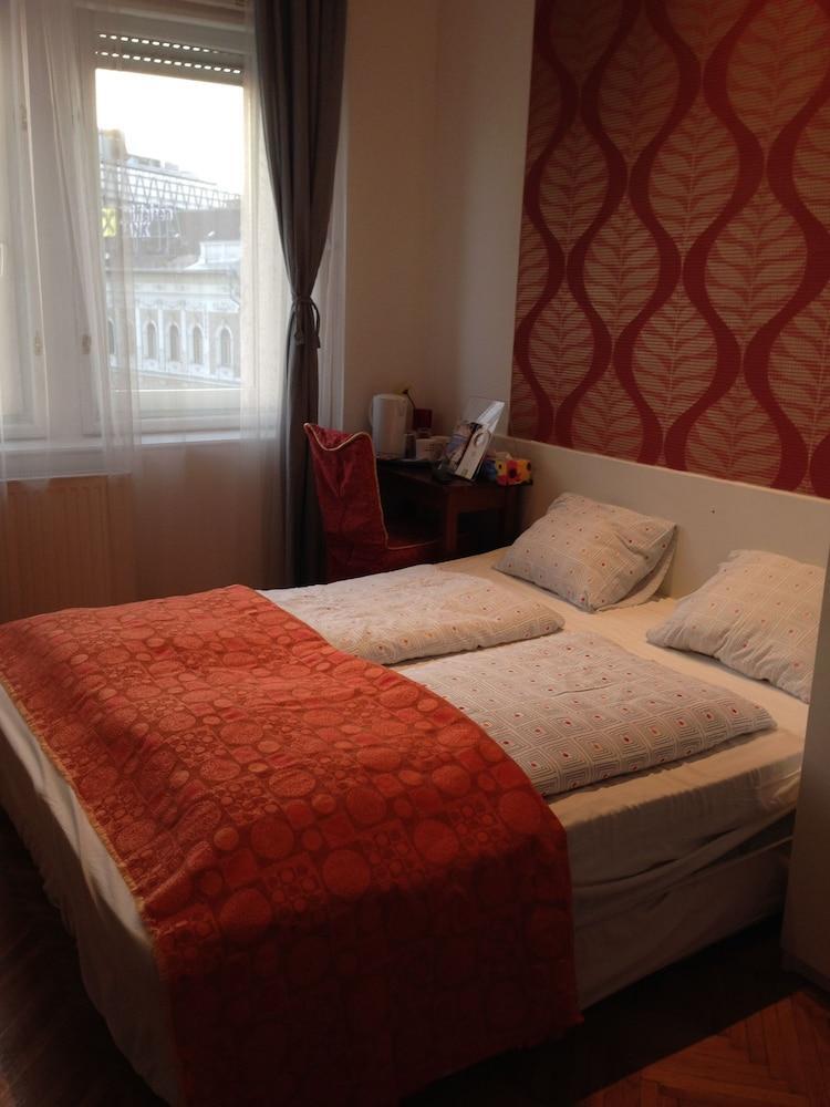 Europa Centerpoint Guesthouse Budapest Exterior foto